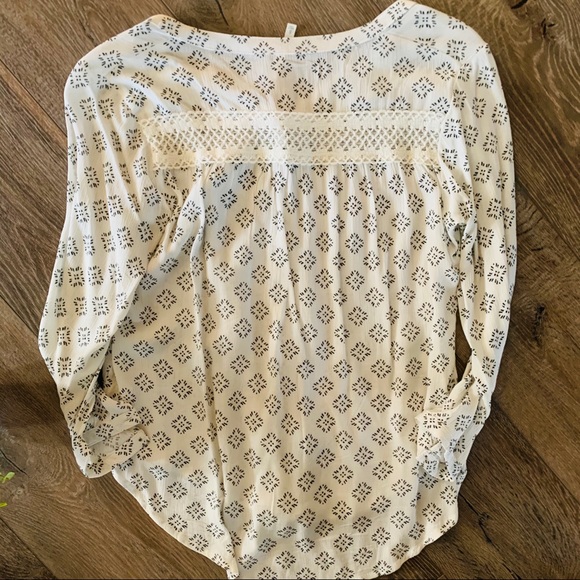 Mudd Black & Cream Patterned Top with Lace Accents - Picture 5 of 5